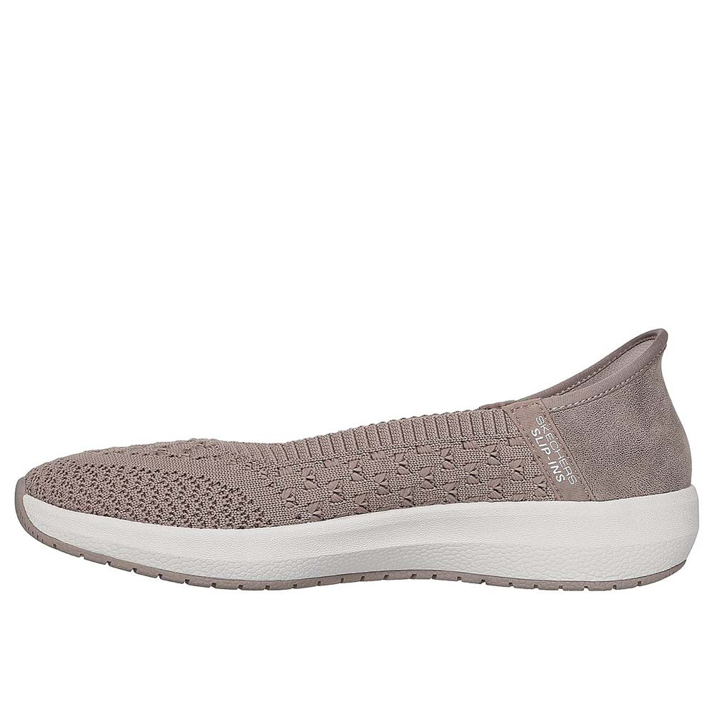 Slip-ins: Modern Comfort Cleo Swift - Awe-Inspiring