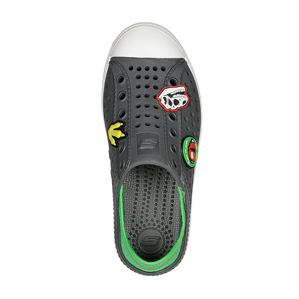 Bọt Guzman bước