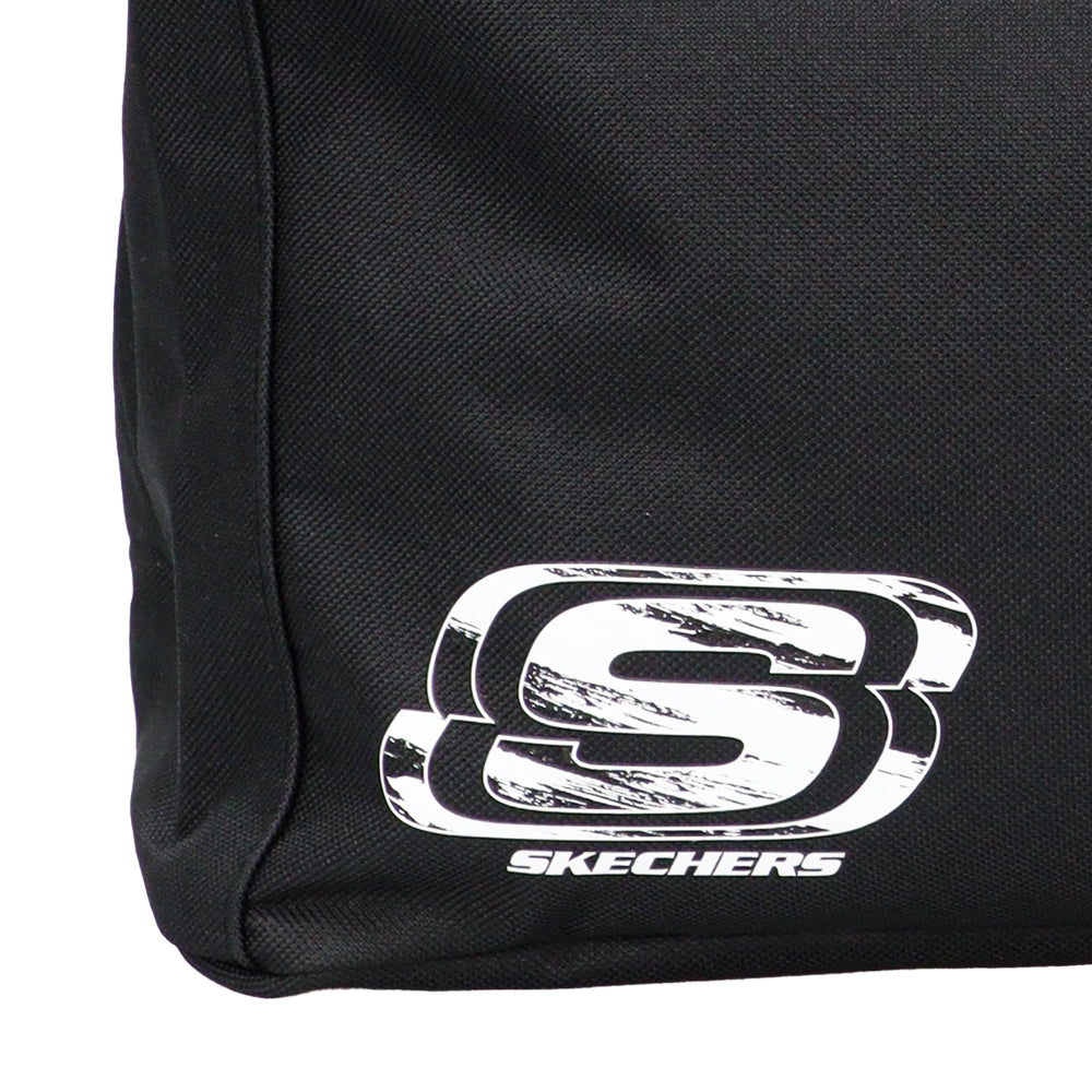 Cool Contrast: Performance Shoe Bag